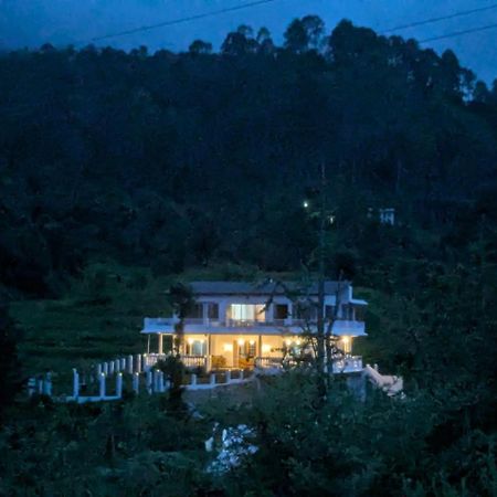 Brook Cottage Champawat Екстериор снимка