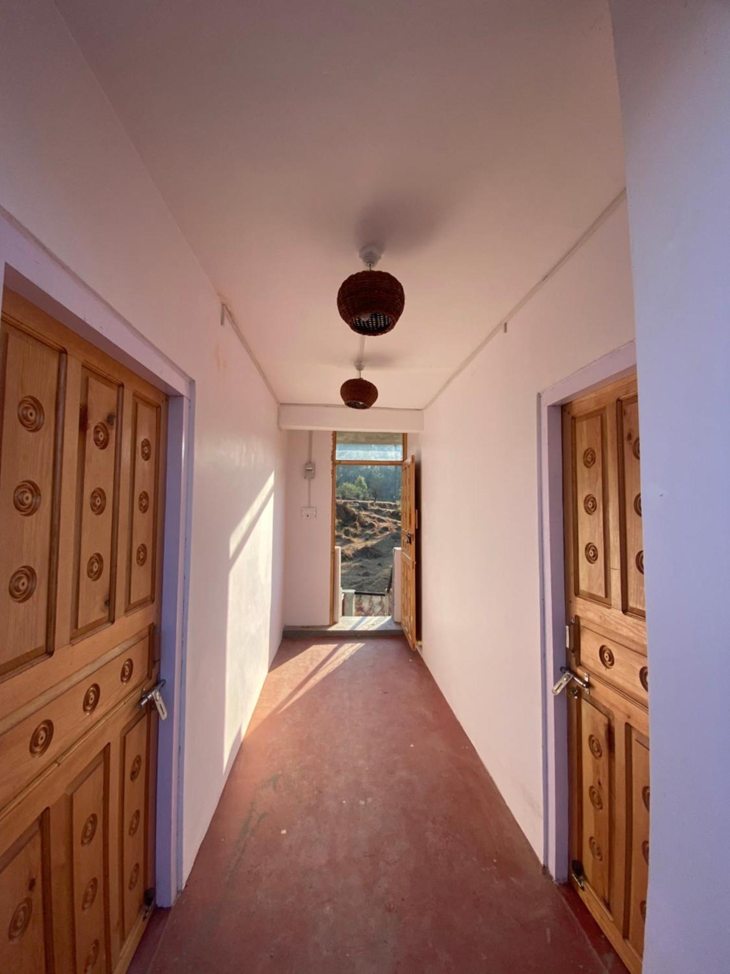 Brook Cottage Champawat Екстериор снимка