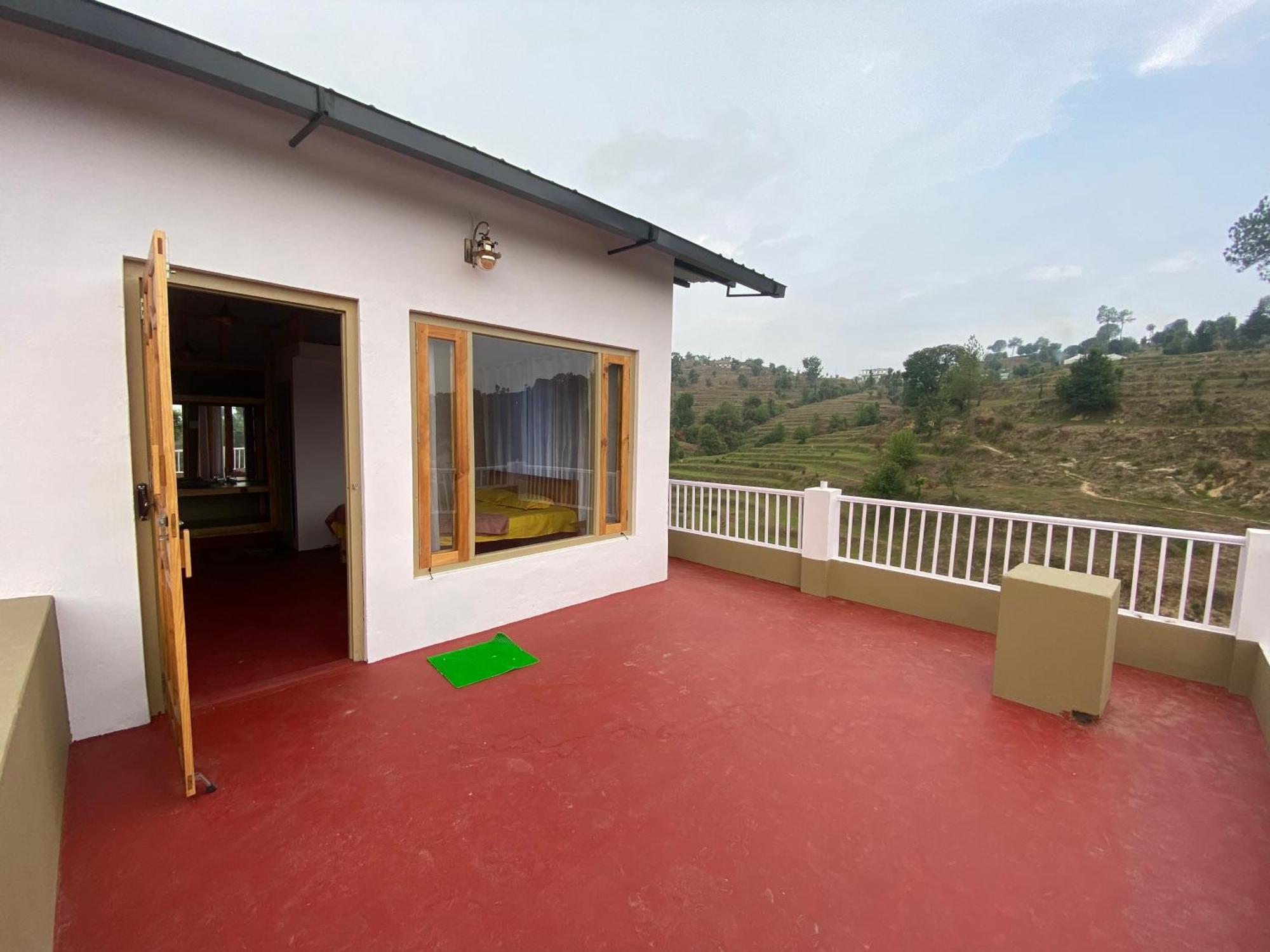 Brook Cottage Champawat Екстериор снимка