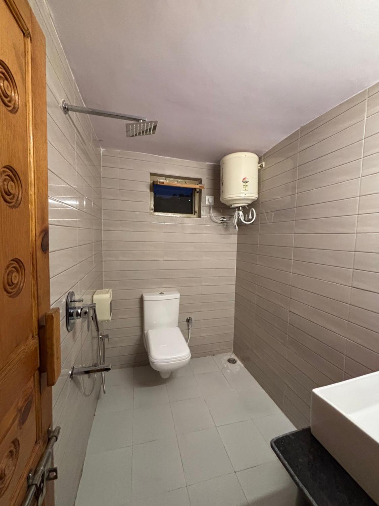 Brook Cottage Champawat Екстериор снимка